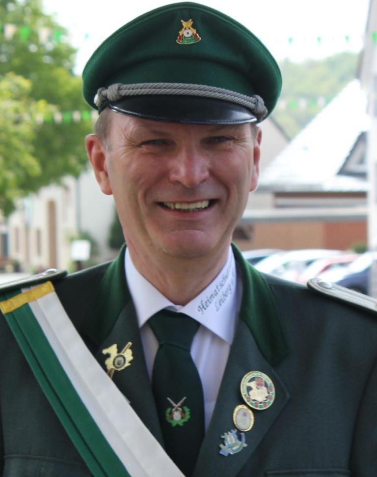 Ehrenoffizier Anton Lesen